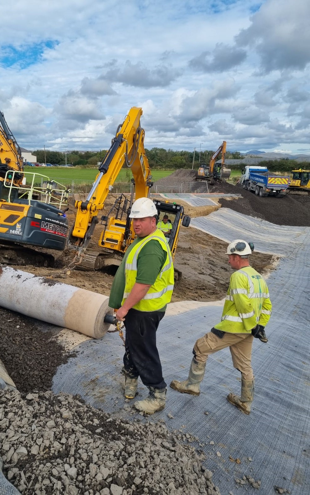 RH Irving Construction - Edgehill Park Project workmen